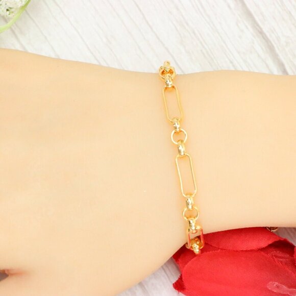 "Trendy Handmade Bracelet – A Thoughtful Gift for Girls & Women | UNVRC1503 - Picture 1 of 10